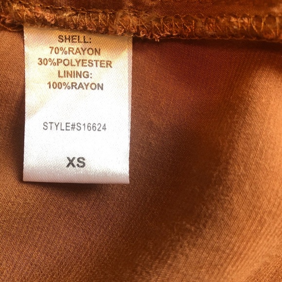 Pink Lily Brown Ruffled V-Neck 3/4 Sleeve Blouse Size XS - Picture 8 of 9